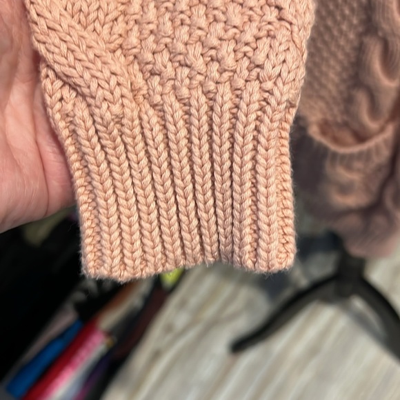 Pink heavy knit cardigan 🪷 - Picture 2 of 8